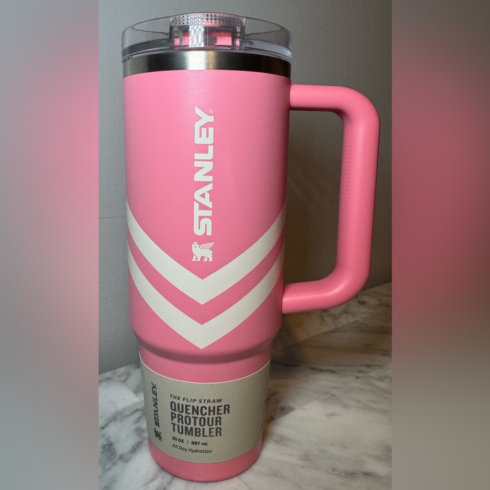 ✨🆕 Stanley 30 oz Plumeria Chevron Quencher ProTour Flip Straw Tumbler